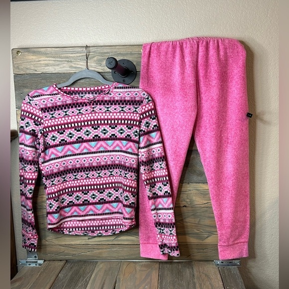 B004. Girls fleece pajama set. Large - Picture 1 of 2